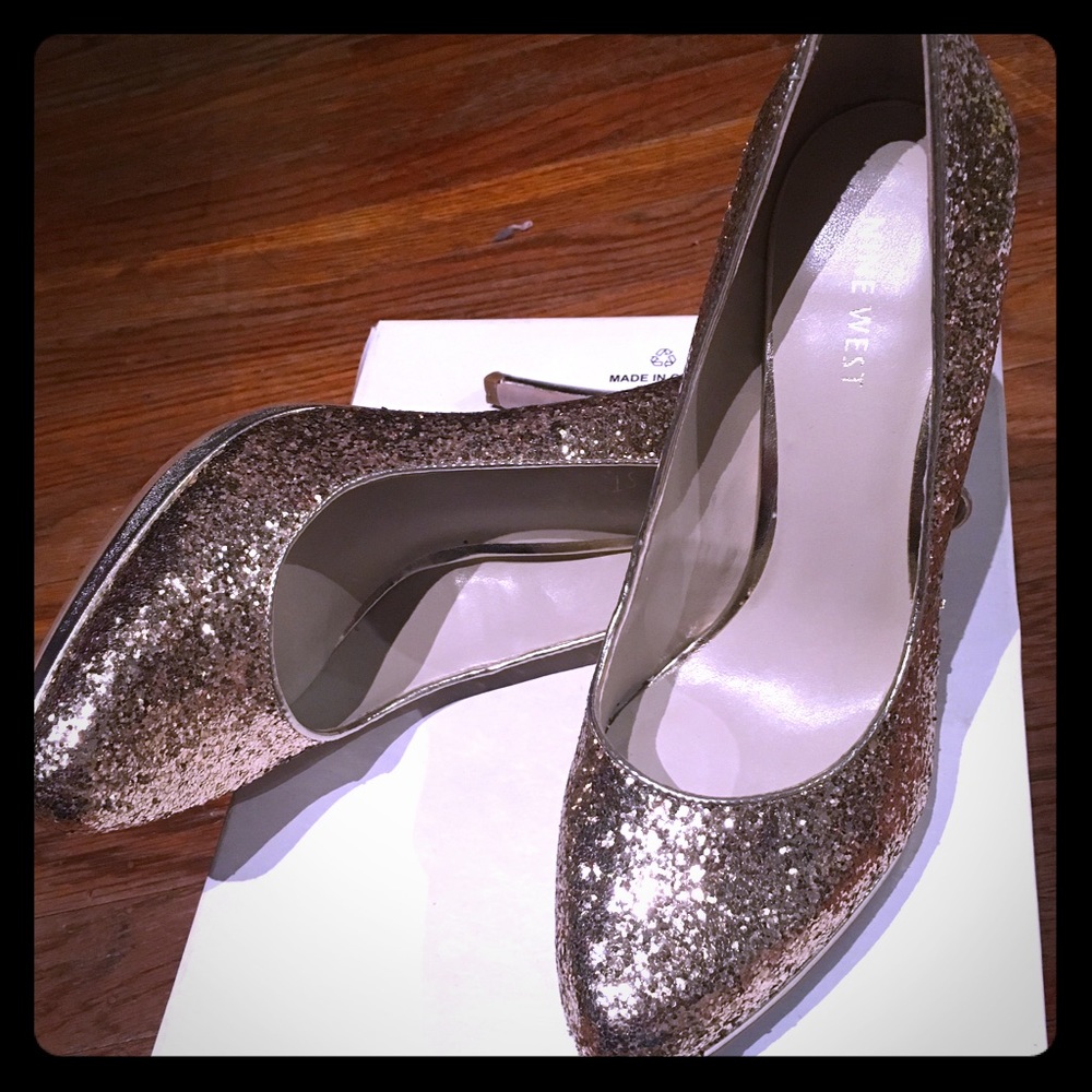 Nine West gold glitter pumps sz 8 NWT